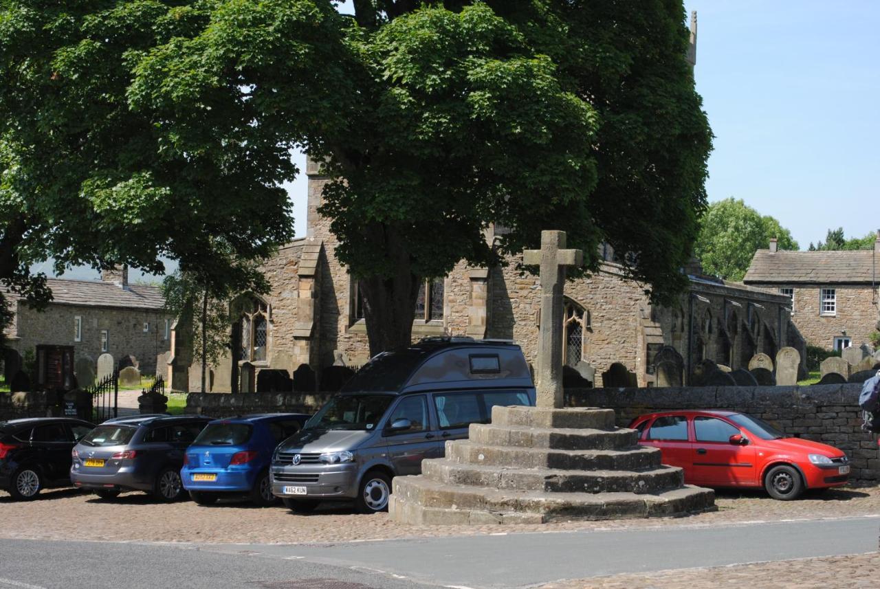 Sykes House Bed & Breakfast Askrigg Bagian luar foto